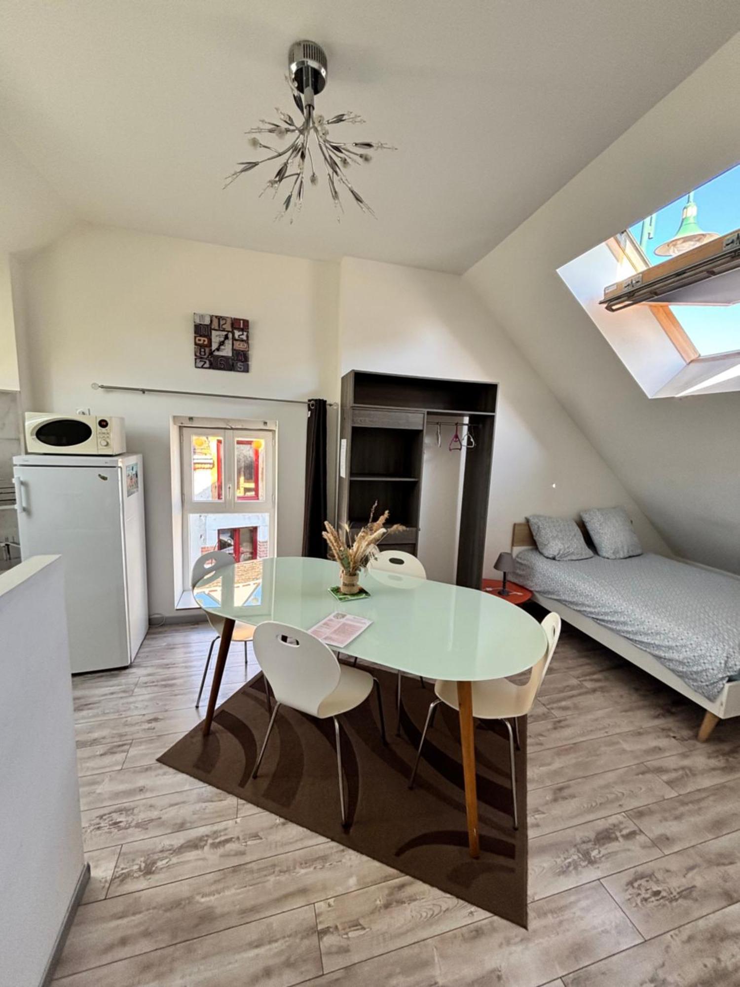 Au Velo Fleuri Apartment Bracieux Luaran gambar